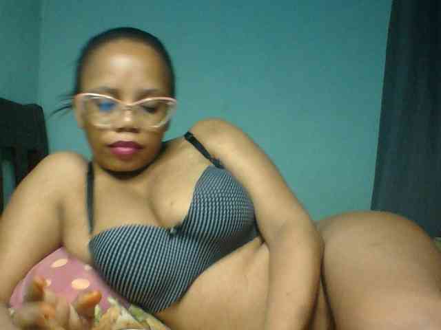 Prettyzari webcam