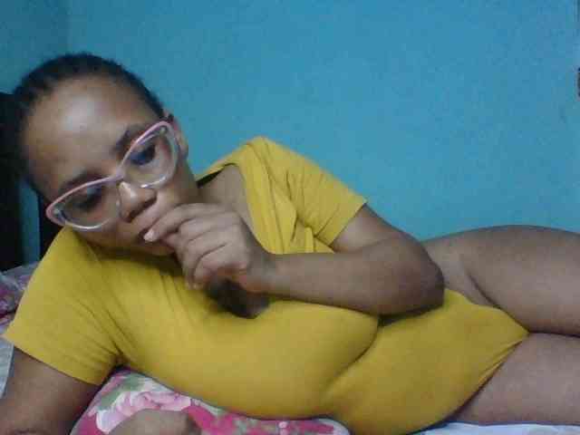 Prettyzari webcam