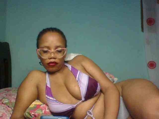 Prettyzari webcam