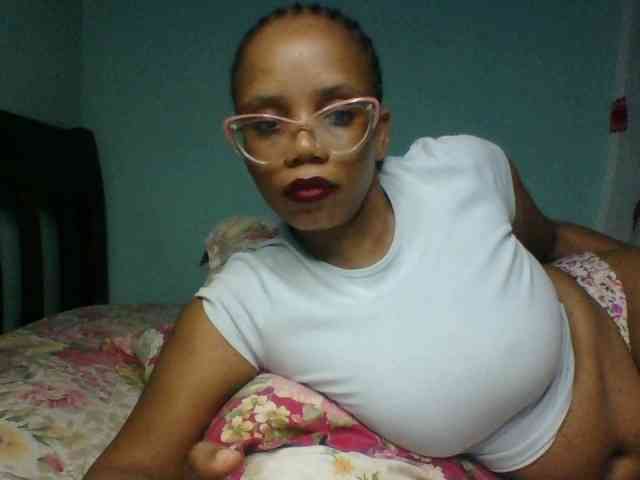 Prettyzari webcam