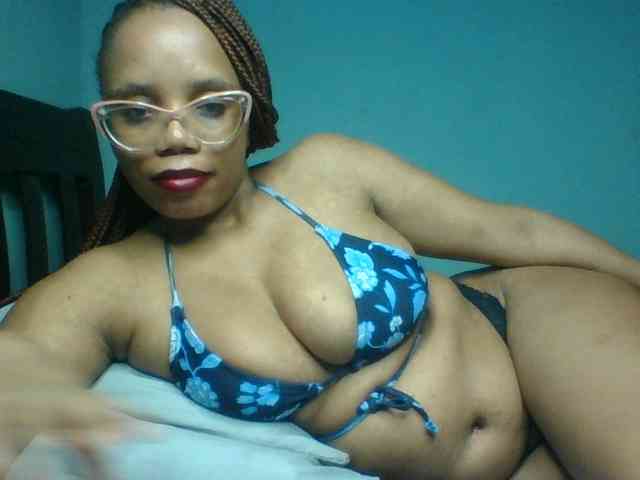 Prettyzari webcam