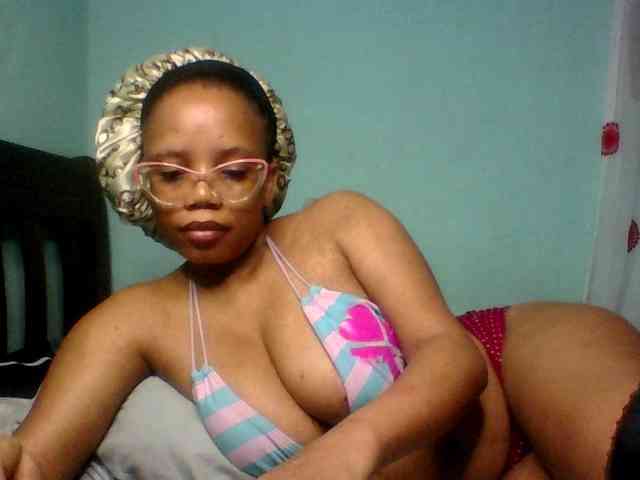 Prettyzari webcam