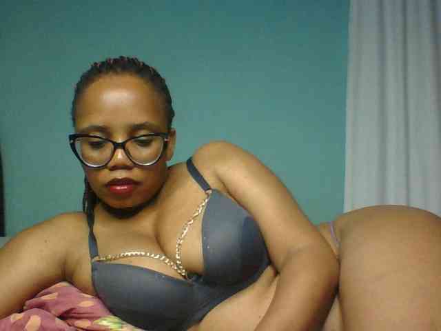 Prettyzari webcam