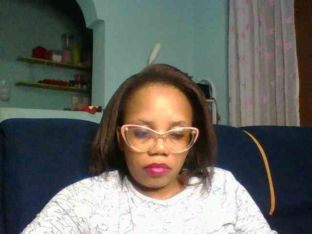 Prettyzari webcam