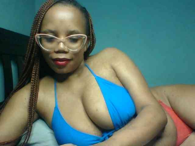 Prettyzari webcam