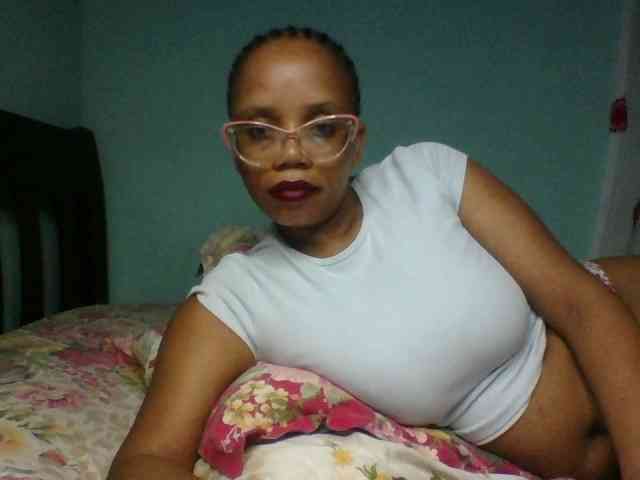 Prettyzari webcam