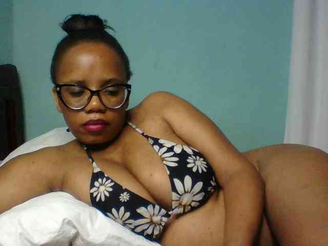 Prettyzari webcam
