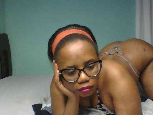 Prettyzari webcam