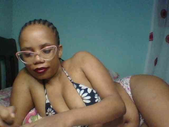 Prettyzari webcam