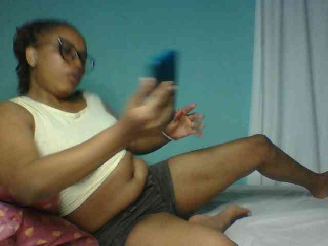 Prettyzari webcam