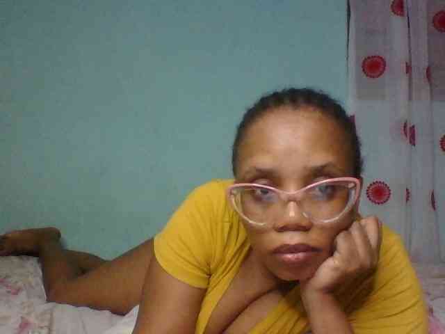 Prettyzari webcam
