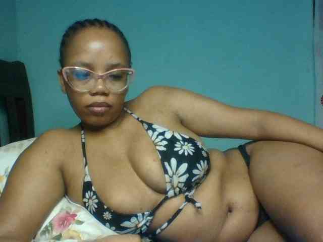 Prettyzari webcam