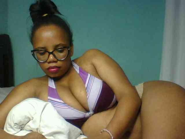 Prettyzari webcam