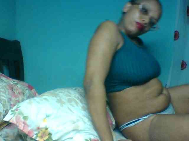 Prettyzari webcam
