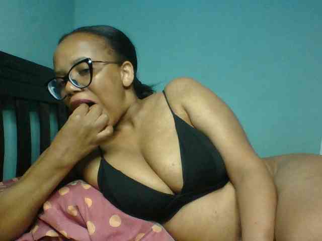 Prettyzari webcam