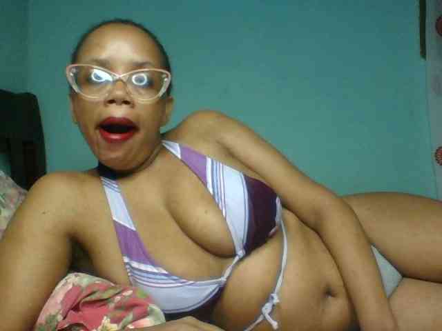 Prettyzari webcam