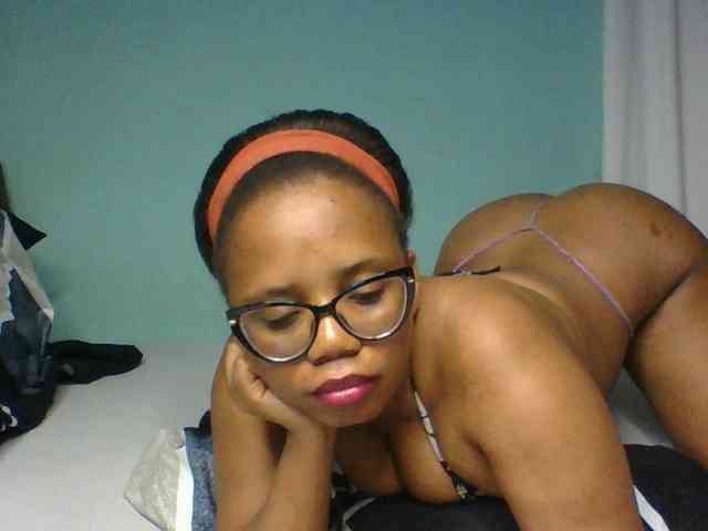 Prettyzari webcam