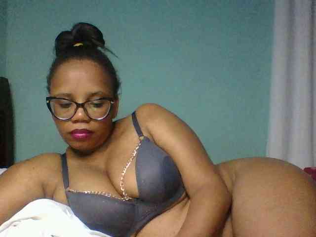 Prettyzari webcam
