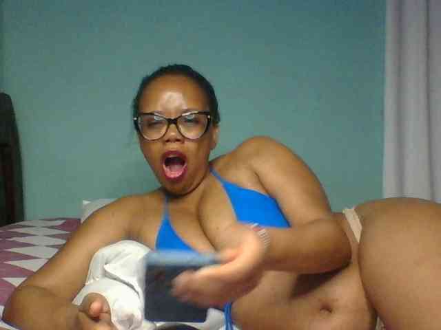 Prettyzari webcam