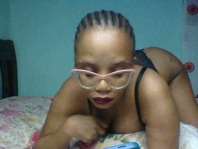Prettyzari webcam