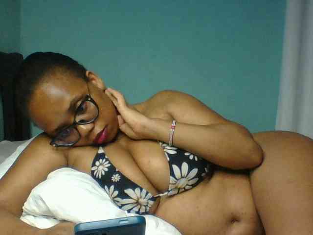 Prettyzari webcam