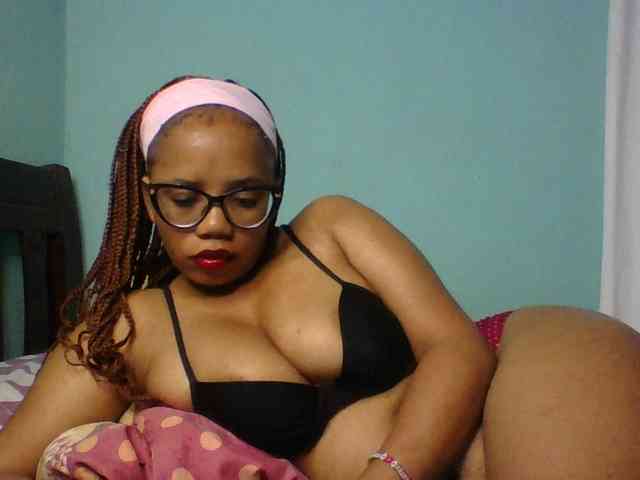 Prettyzari webcam