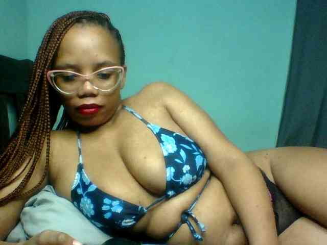 Prettyzari webcam
