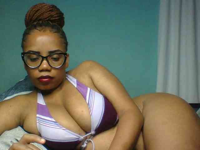 Prettyzari webcam