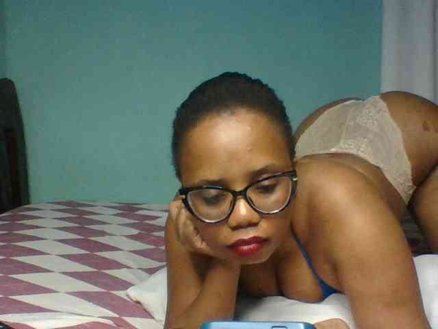 Prettyzari webcam