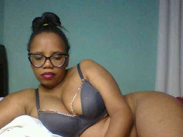 Prettyzari webcam