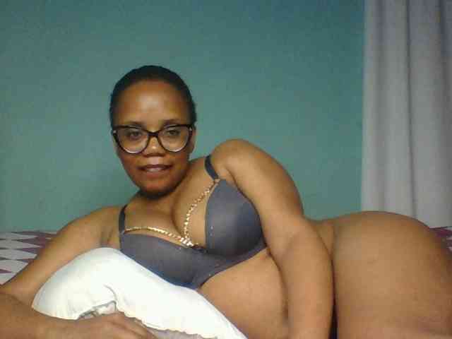 Prettyzari webcam