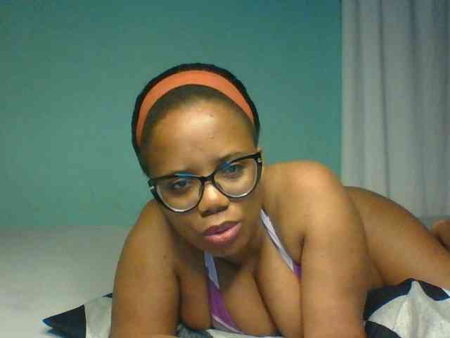 Prettyzari webcam
