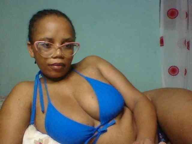 Prettyzari webcam