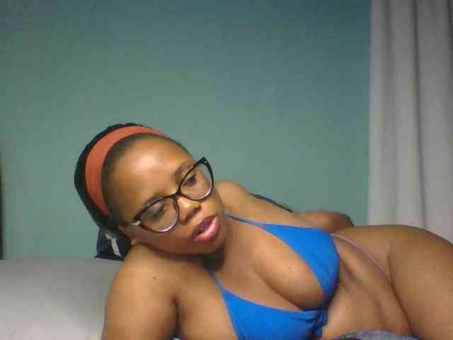 prettyzari's live room
