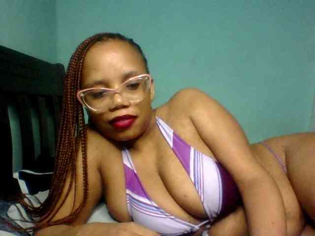 Prettyzari webcam