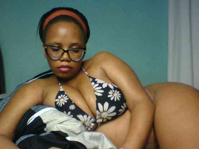 Prettyzari webcam
