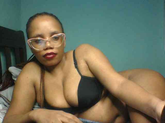 Prettyzari webcam