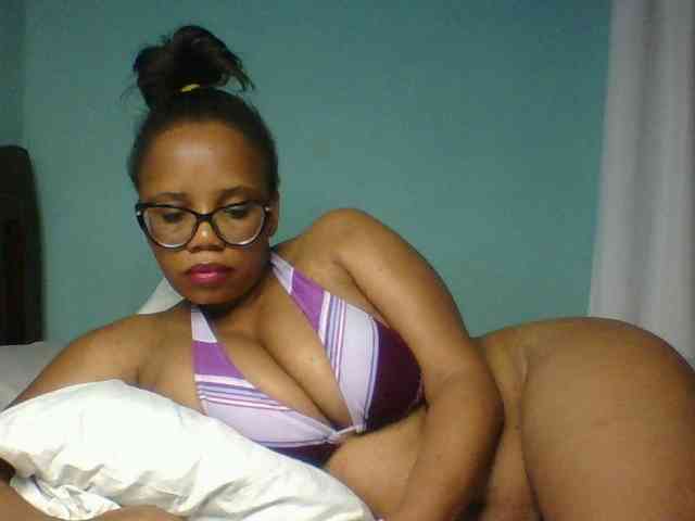 Prettyzari webcam