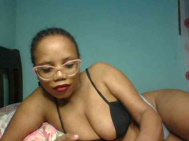 Prettyzari webcam