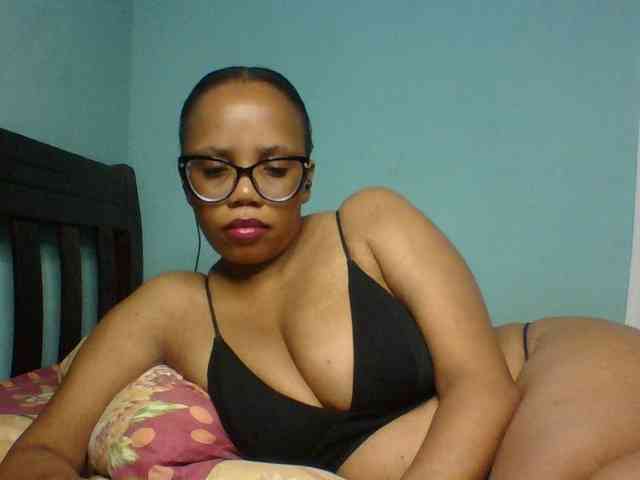 Prettyzari webcam