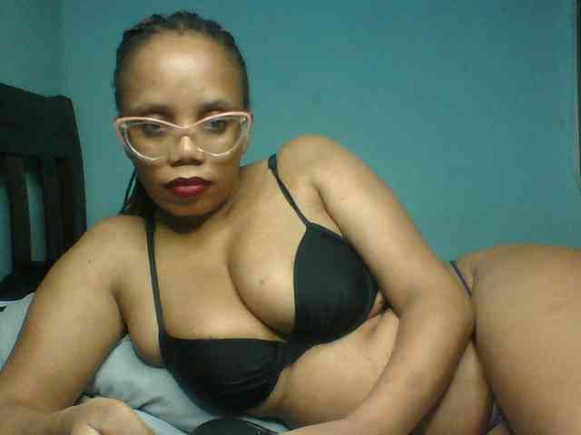 Prettyzari webcam
