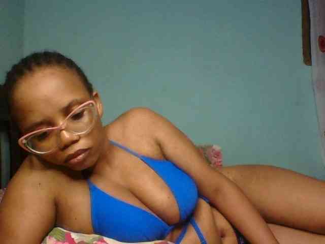 Prettyzari webcam