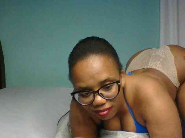 Prettyzari webcam