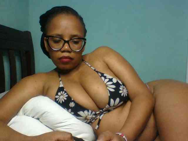 Prettyzari webcam