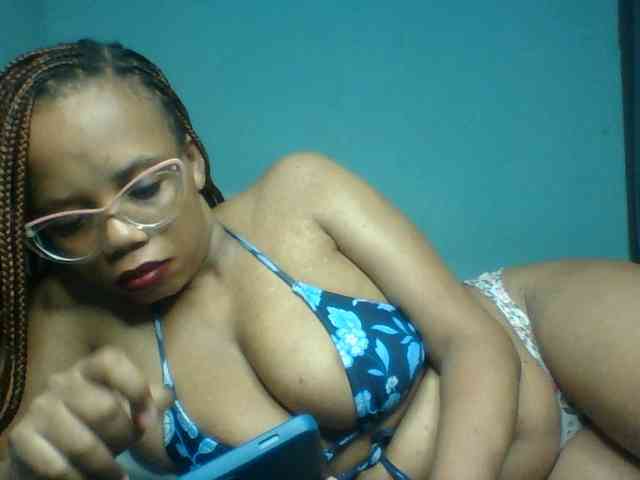 Prettyzari webcam