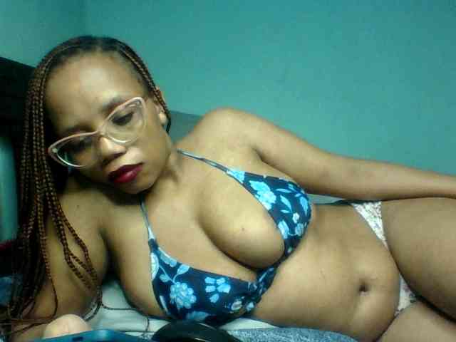 Prettyzari webcam