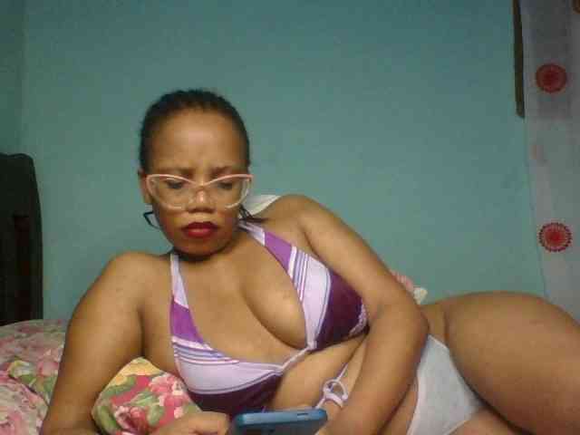 Prettyzari webcam