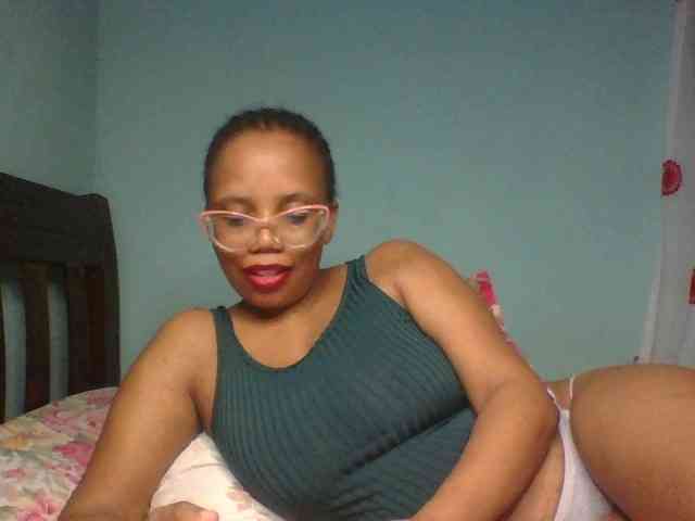Prettyzari webcam