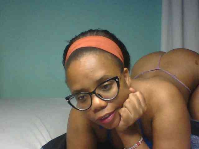 Prettyzari webcam