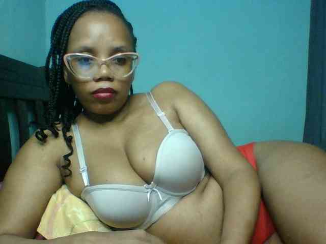 Prettyzari webcam